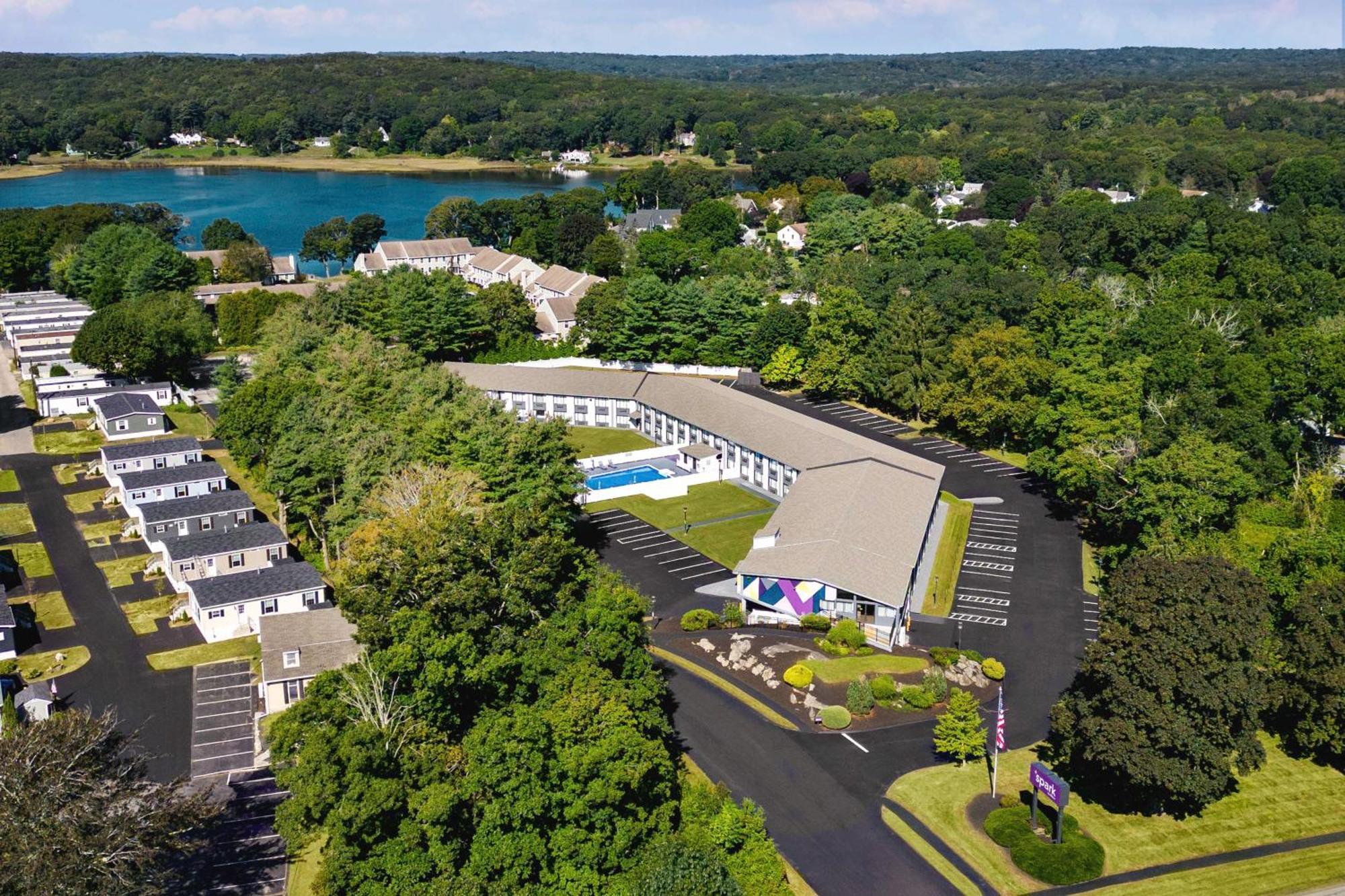 Spark By Hilton Mystic Groton Exterior foto